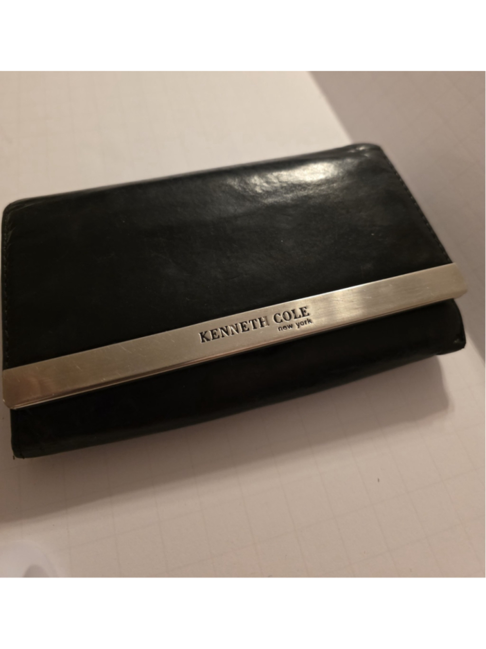 Vintage Kenneth Cole Women's Tri-Fold Black Wallet - Picture 13 of 13